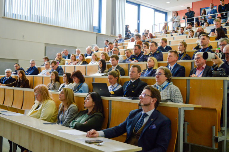 Eksperci PRS debatowali o bezpieczeństwie żeglugi podczas XIV Ogólnopolskiej Konferencji Prawa Morskiego