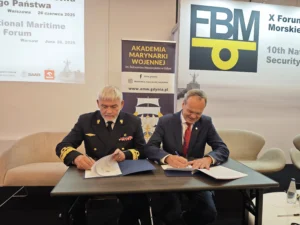 podpisanie porozumienia z AMW - X Forum Bezpieczeństwa Morskiego Państwa